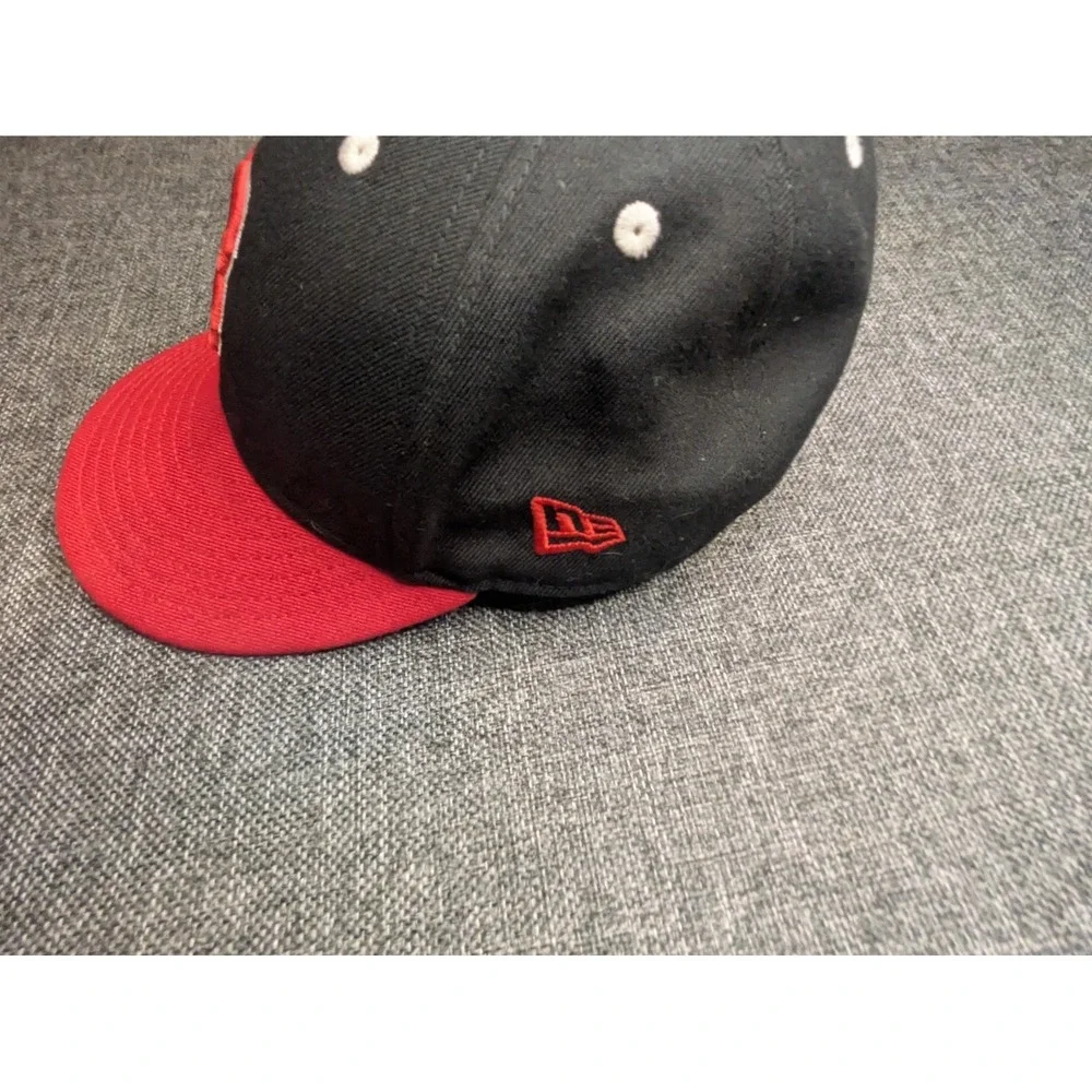 New Era Boston Red Sox Baseball Hat Cap MLB Adult Fitted 7 3/8 Red Brim Edition‎